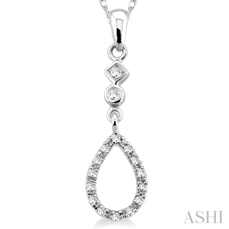 1/6 Ctw Round Cut Diamond Pendant in 14K White Gold with Chain