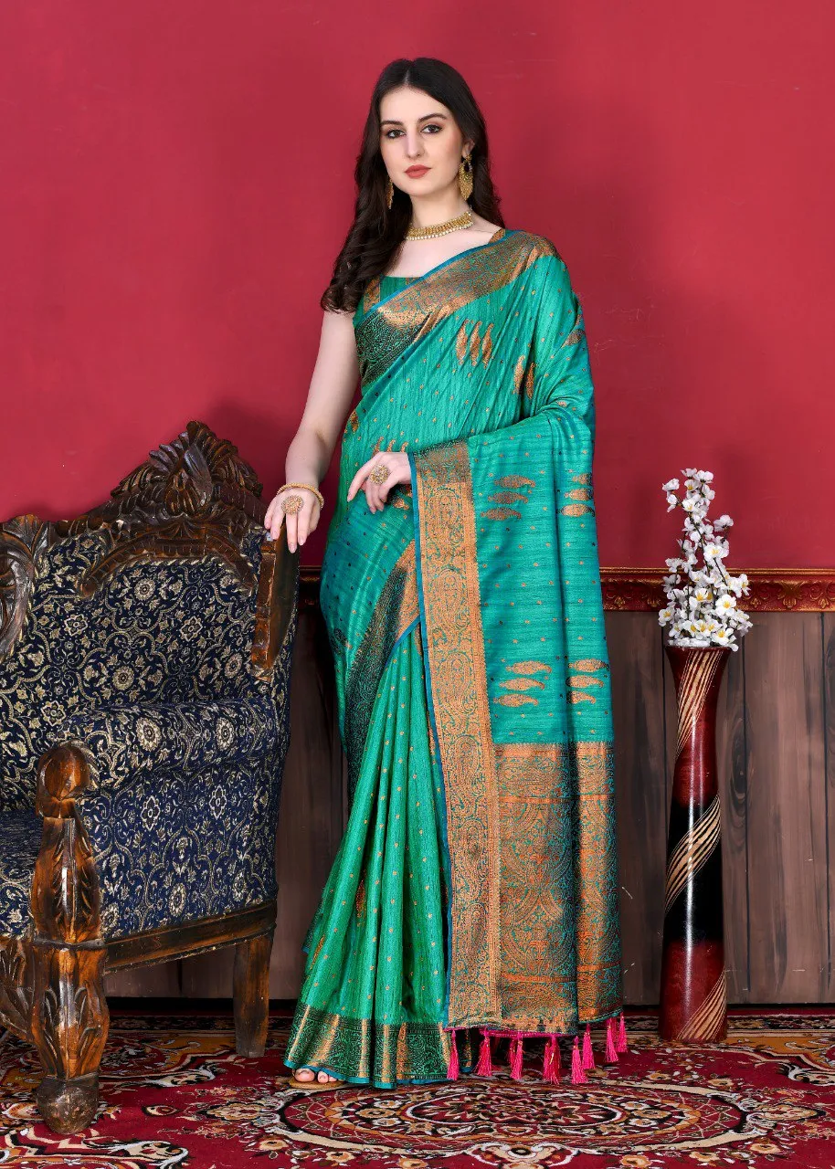 Adoring Rama Soft Banarasi Silk Saree With Winsome Blouse Piece