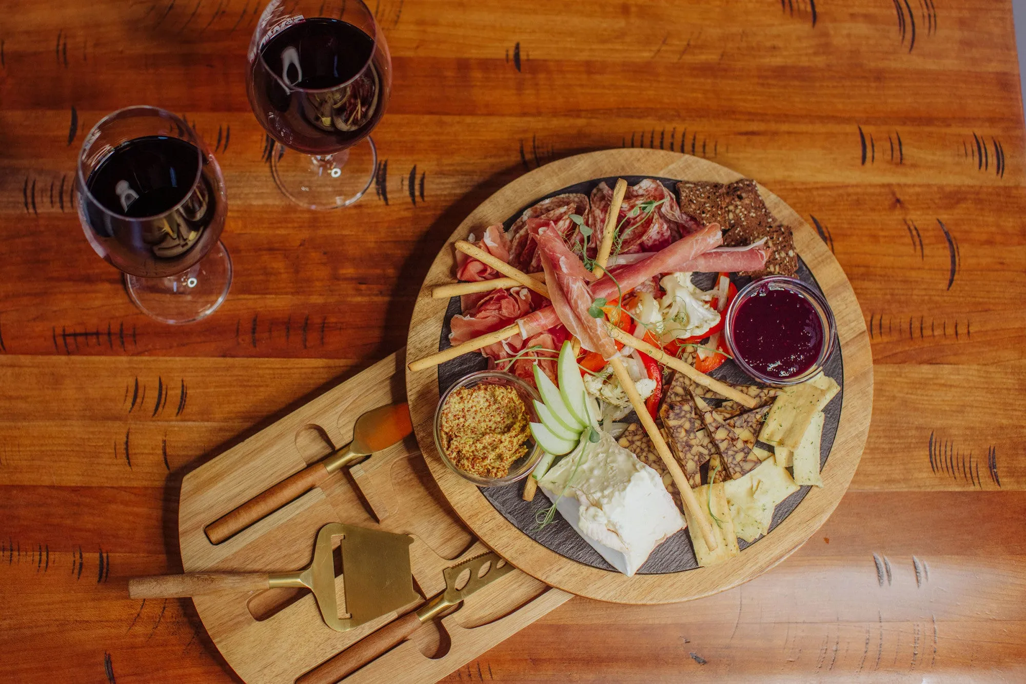 Cal Bears - Insignia Acacia and Slate Serving Board with Cheese Tools