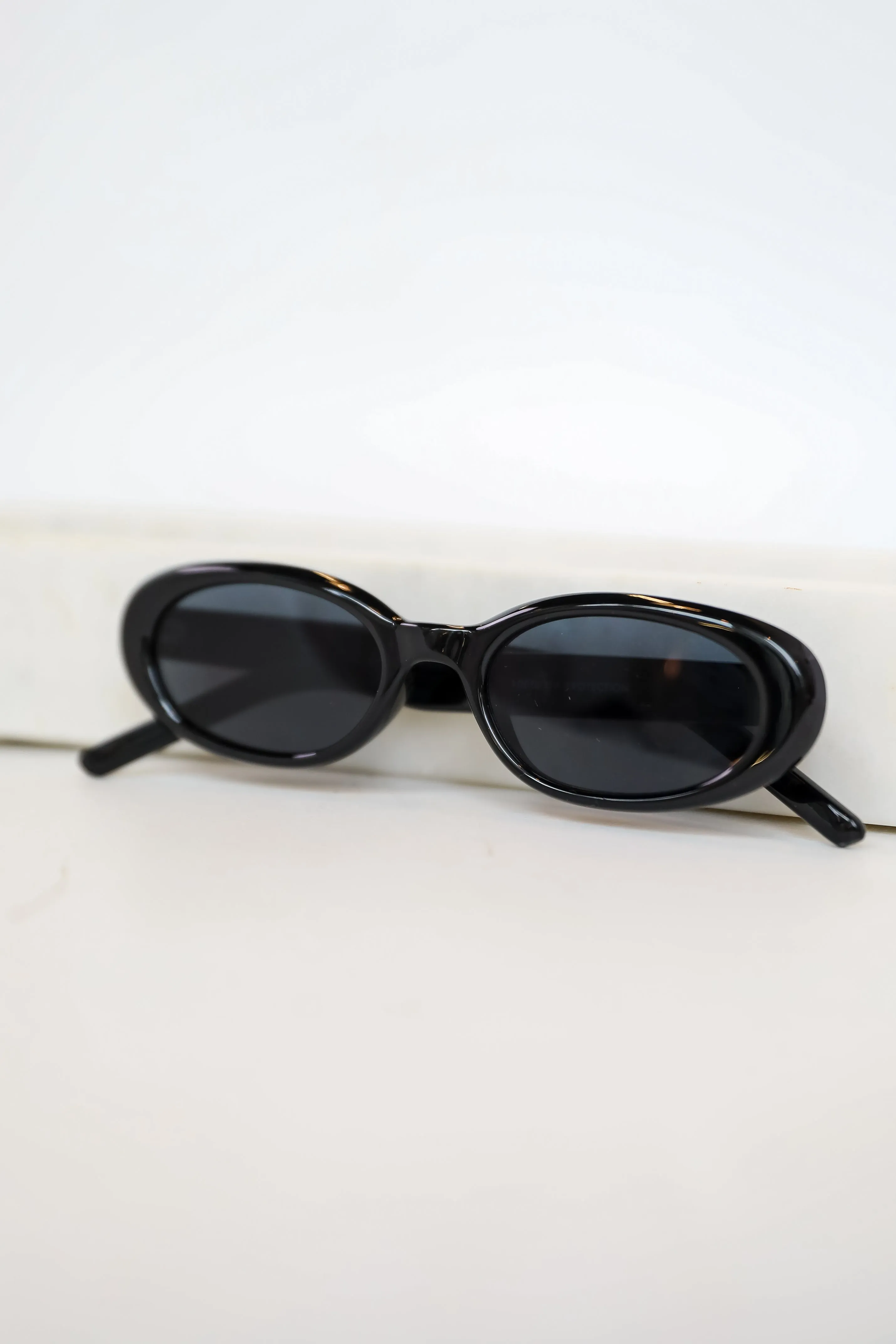 Chic Gaze Oval Sunglasses