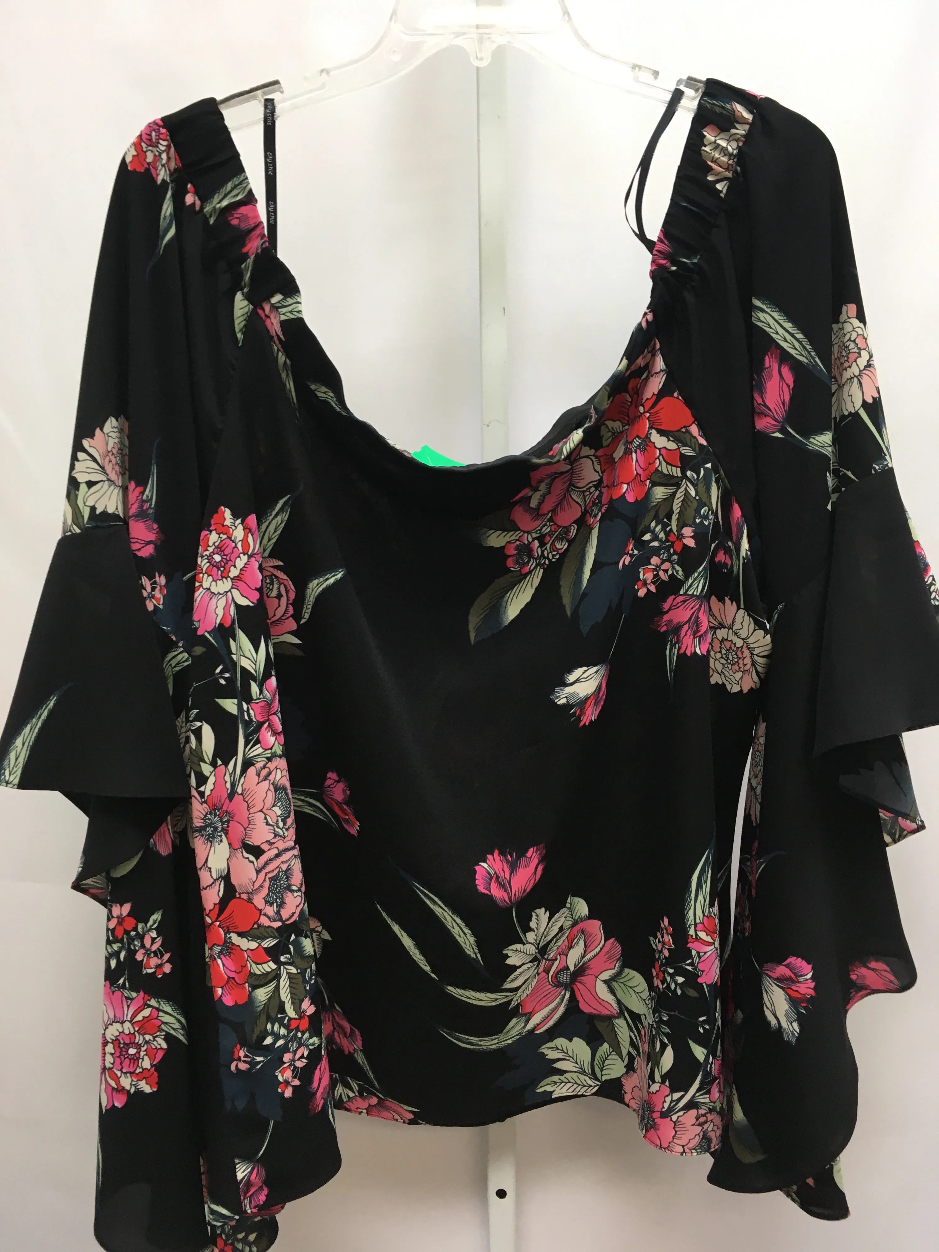 City Chic Size 22 Black Floral 3/4 Sleeve Top