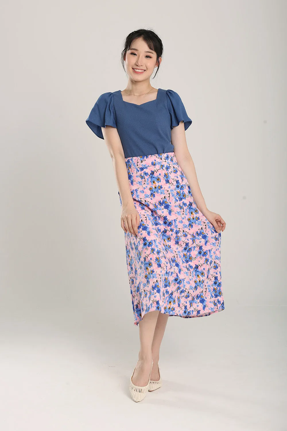 Delania Floral Print Midi Skirt in Blue Pink