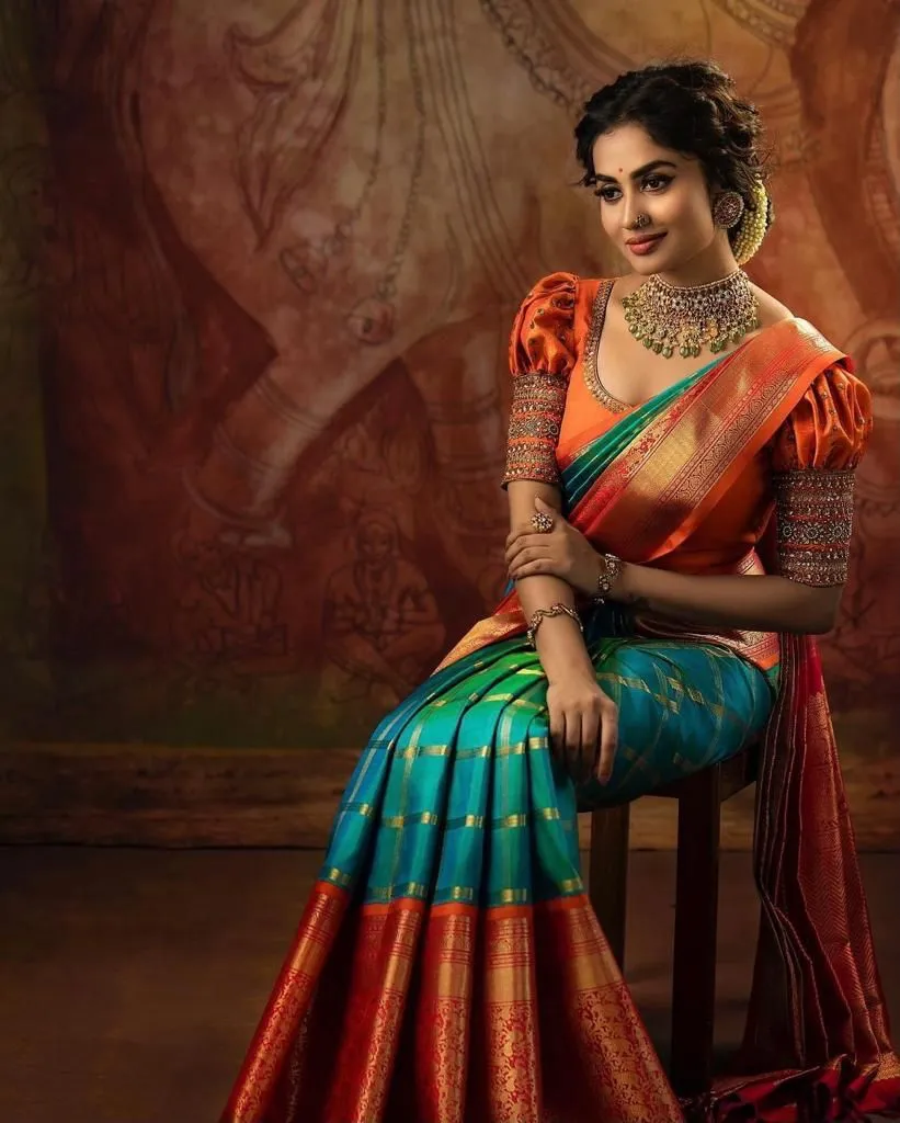 Impressive Rama Soft Silk Saree With Tempting Blouse Piece