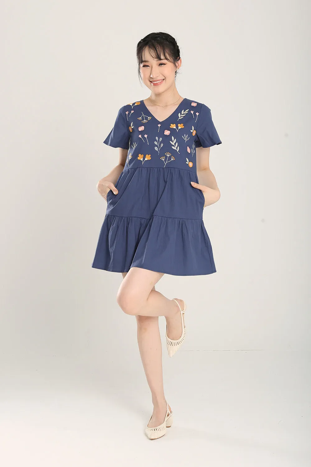 Madisyn Embroidered Denim Dress in Dark Wash