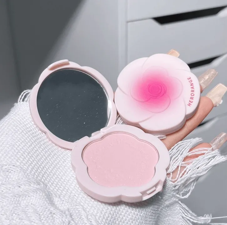 Monochrome Flower Powder Blusher