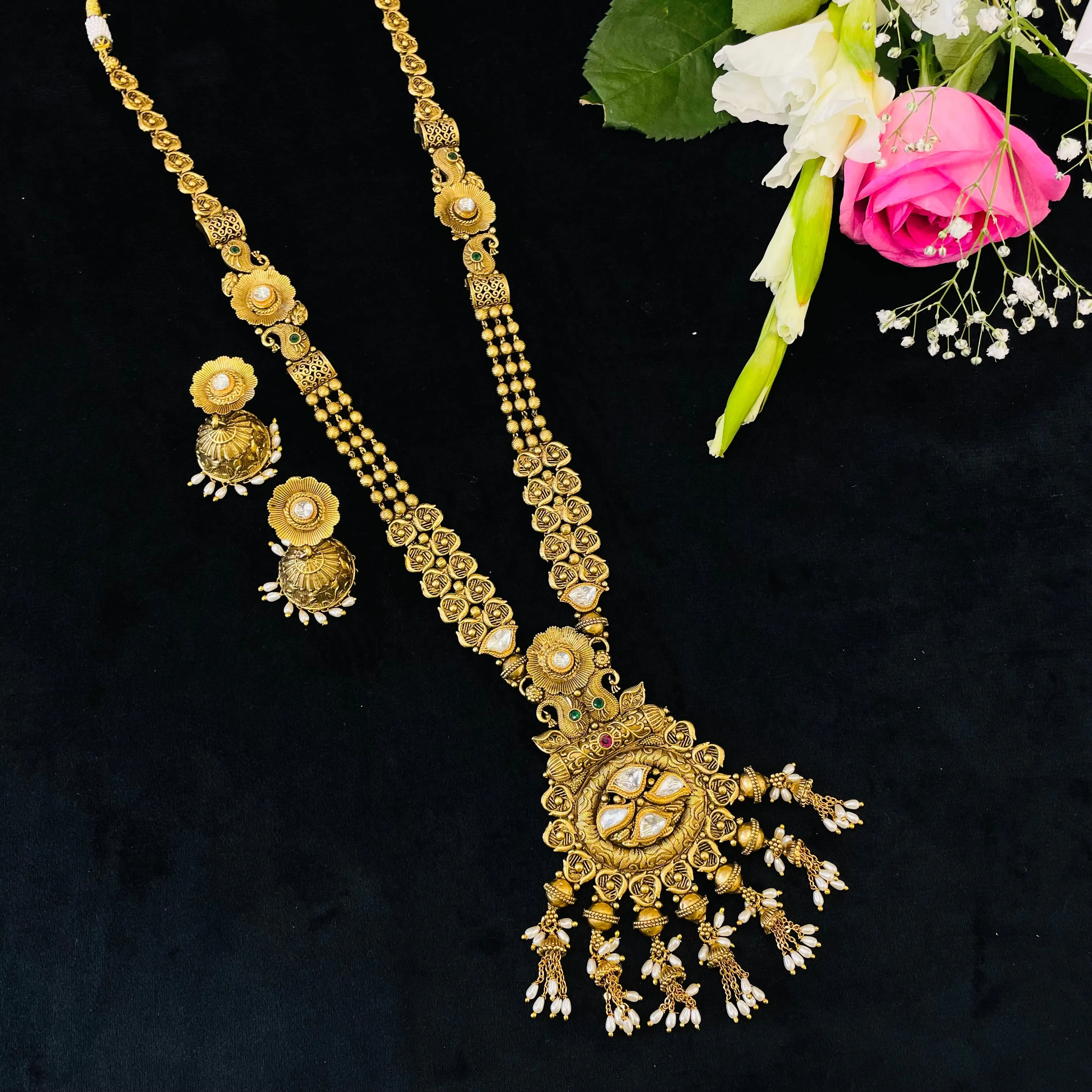 Nayaab Monica Neckpiece