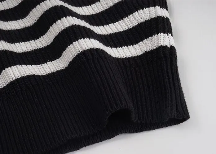 STRIPED SLOUCHY HALF TURTLENECK KNIT